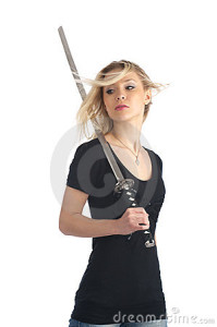 fille-courageuse-avec-le-katana-12537441