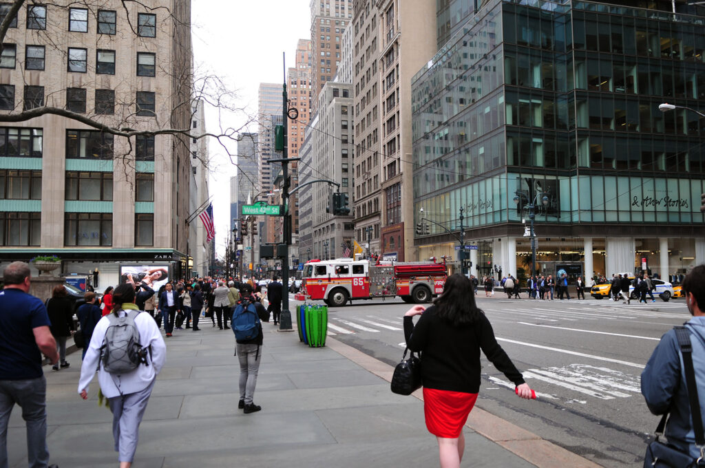 42th Street - Pin Pon